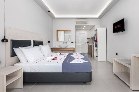 Breeze Luxury Rooms Holidays in Zakynthos Greece