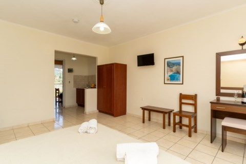 Pahnis Studios Zakynthos Greece