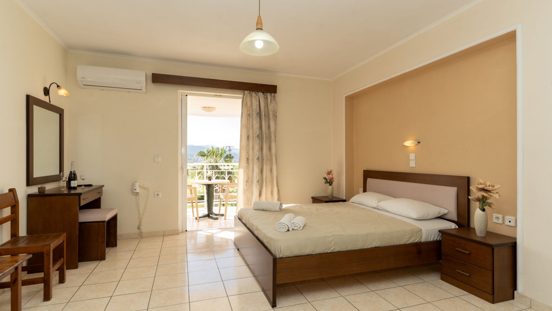 Pahnis Studios Zante Zakynthos Greece
