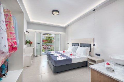 Breeze Luxury Rooms Holidays in Zakynthos Greece